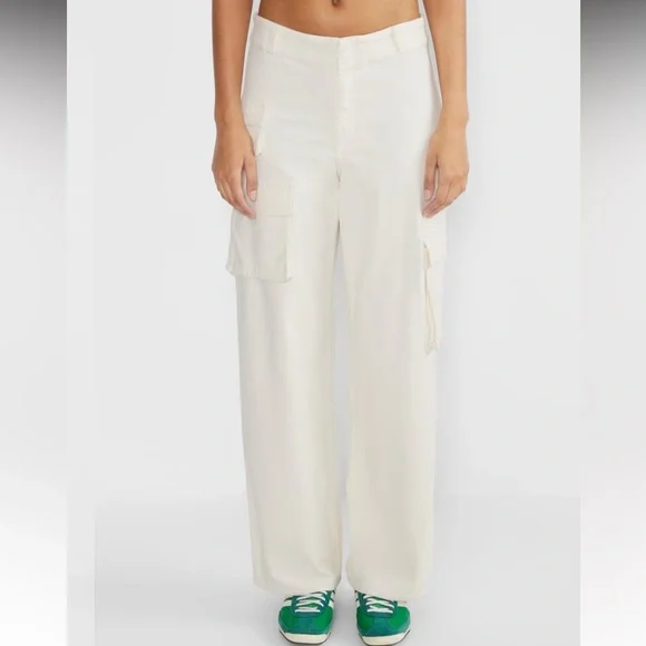 NWT Aritzia Cargo Pants White Birch - Picture 4 of 11